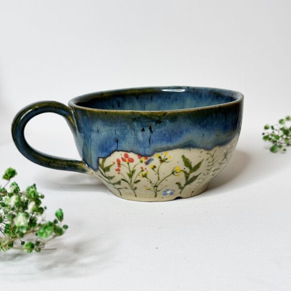 Filiżanka ceramiczna w kwiaty 250 ml
