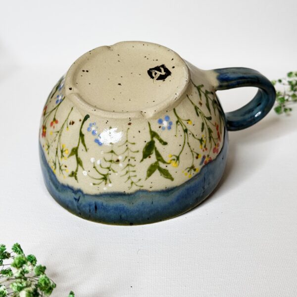 Filiżanka ceramiczna w kwiaty 250 ml
