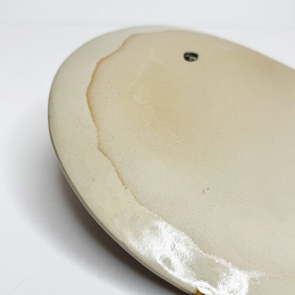 Talerz ceramiczny z roślinami